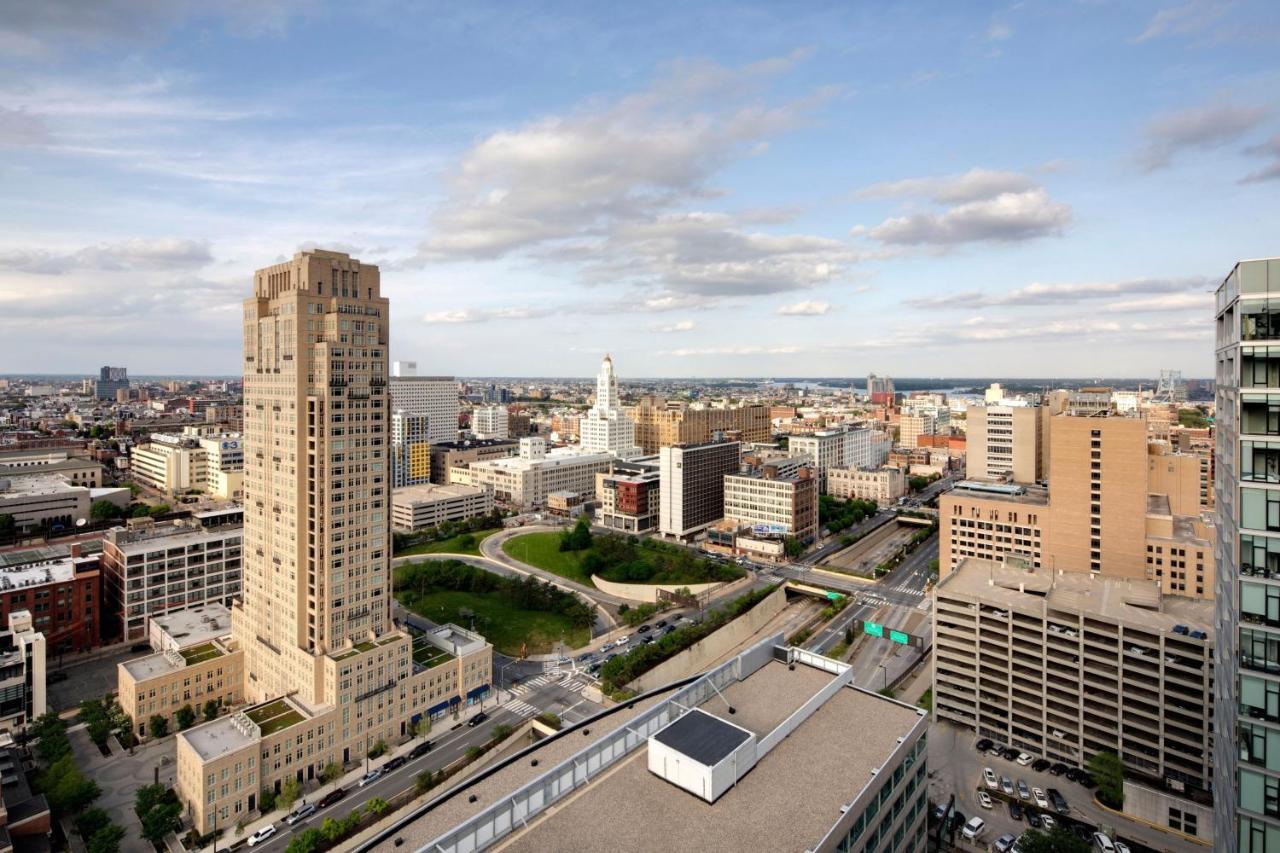 Sheraton Philadelphia Downtown Exterior photo
