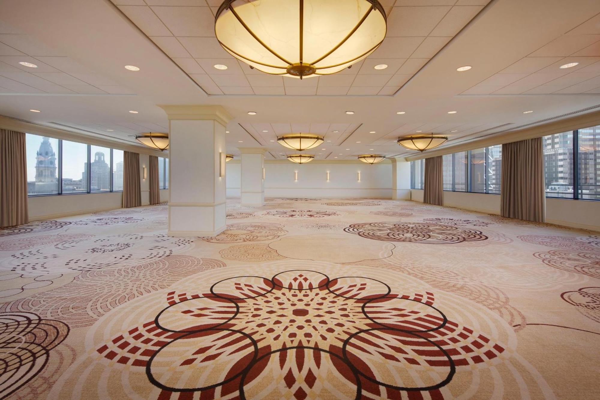 Sheraton Philadelphia Downtown Exterior photo