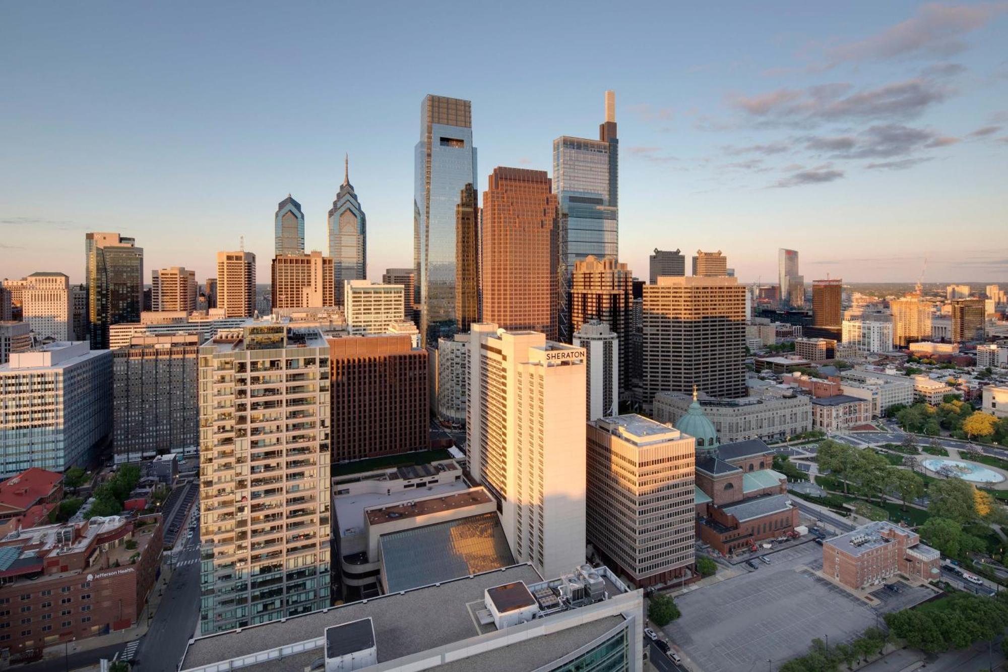 Sheraton Philadelphia Downtown Exterior photo